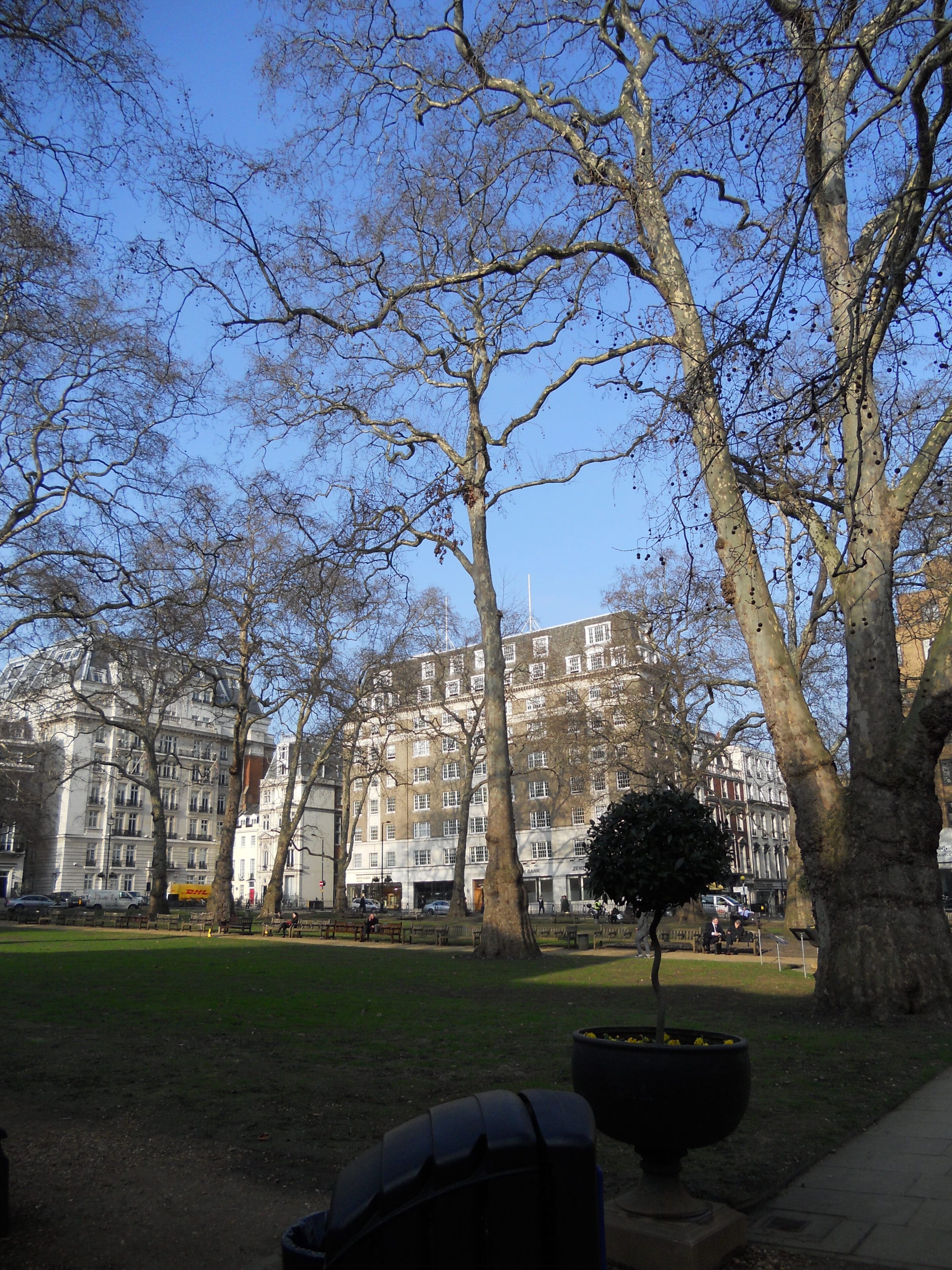 Spöken och näktergalar i Berkeley Square i London