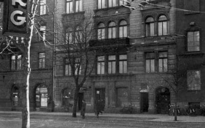 Kryptiska meddelanden, frukostklubb och pophysteri